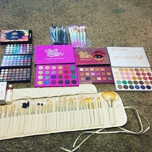 Make up and brushes